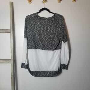 NWOT WOMEN'S BLACK AND WHITE LONG SLEEVE BLOUSE SIZE XL